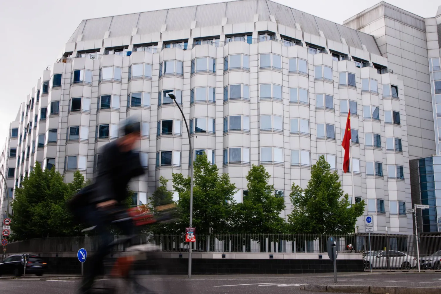 مبنى السفارة الصينية في برلين (إ.ب.أ)