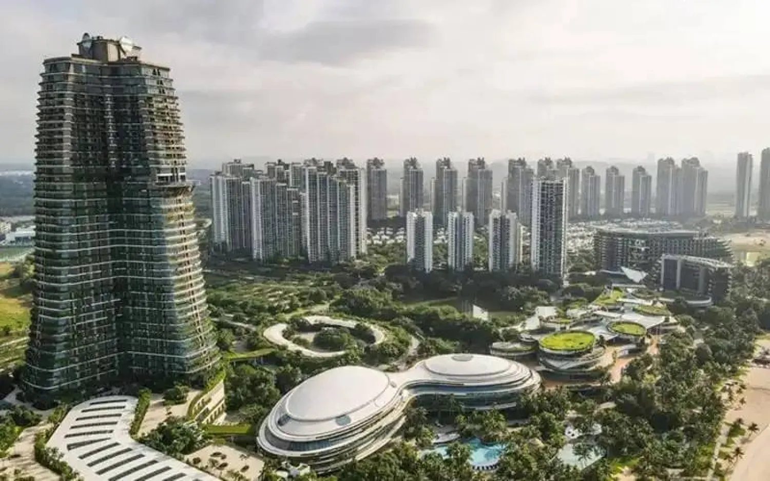 أحد مشروعات شركة «كانتري غاردن» الصينية المتعثرة في سنغافورة (أ.ف.ب)