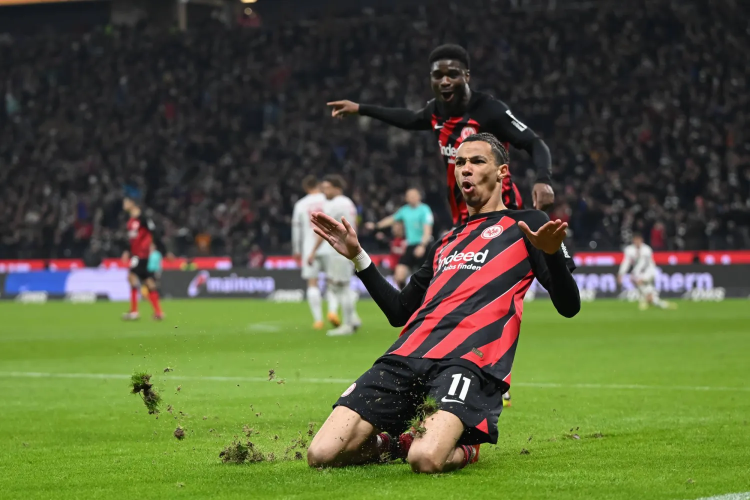 هوغو إيكيتيكي انضم نهائياً لأينتراخت فرنكفورت (غيتي)