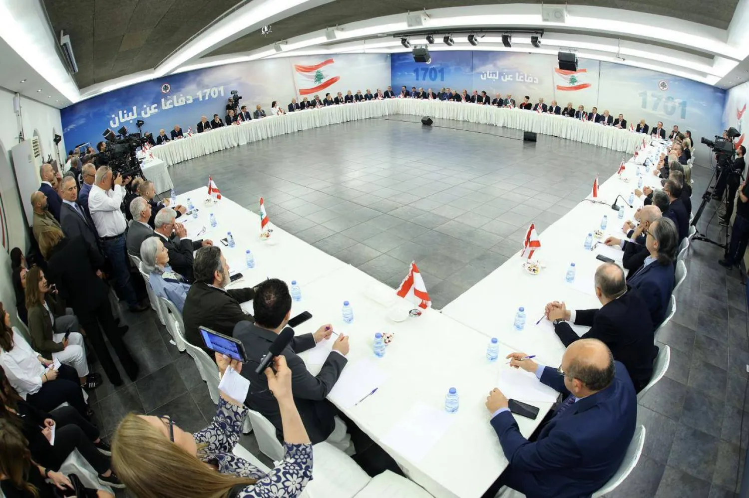 صورة جامعة للمشاركين في لقاء المعارضة في معراب (موقع القوات اللبنانية)