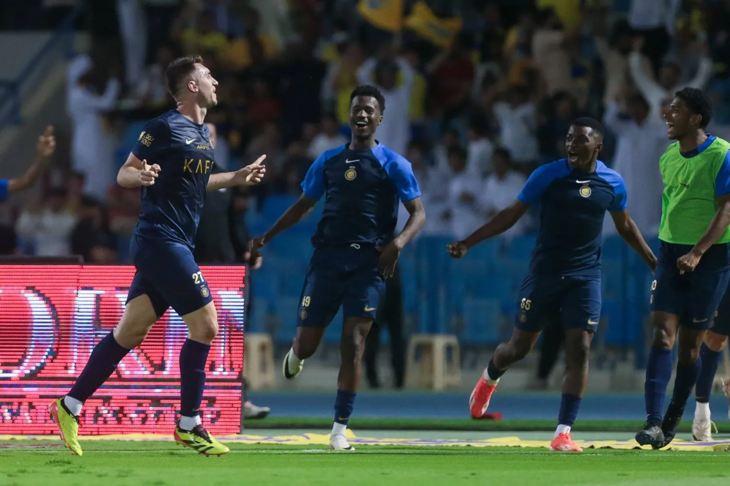 لابورت محتفلاً بهدف الفوز في مرمى الخليج (الدوري السعودي)