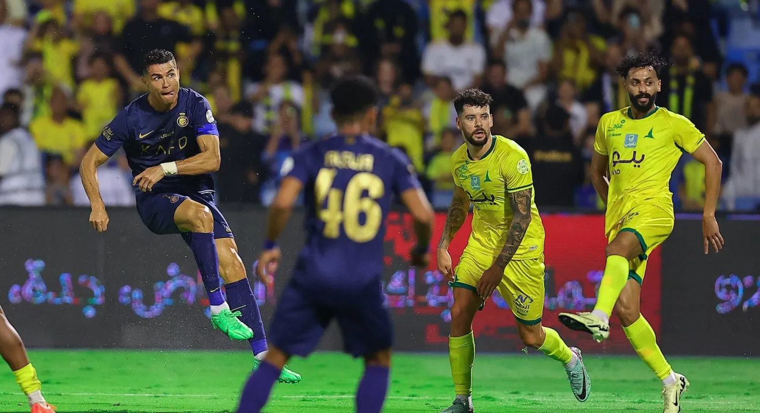 سيتجدد اللقاء بين النصر والخليج في نصف نهائي كأس الملك يوم الأربعاء (الدوري السعودي) 