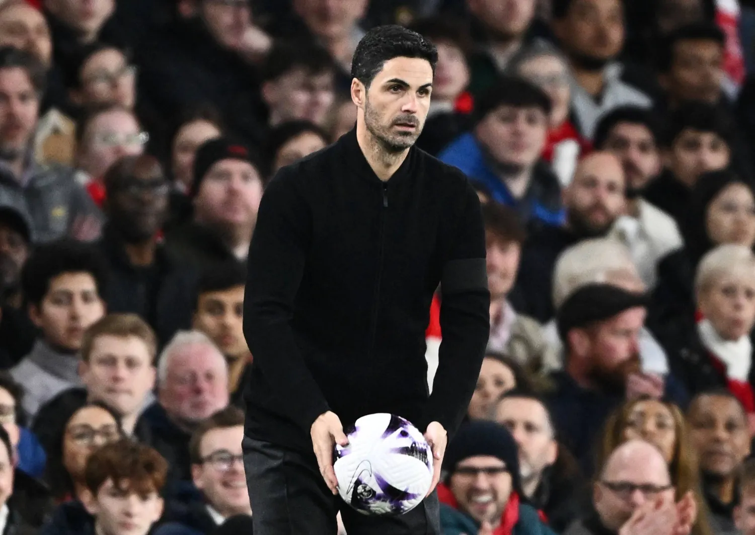 أرتيتا مدرب آرسنال الإنجليزي (رويترز)