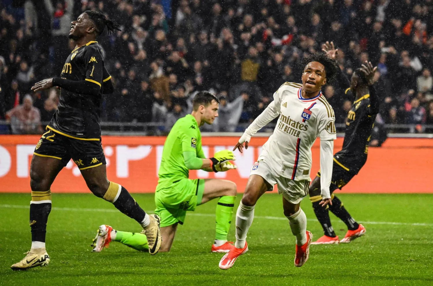 هدف فوفانا القاتل في مرمى موناكو يحسم لقب الدوري الفرنسي لباريس سان جيرمان (أ.ف.ب)