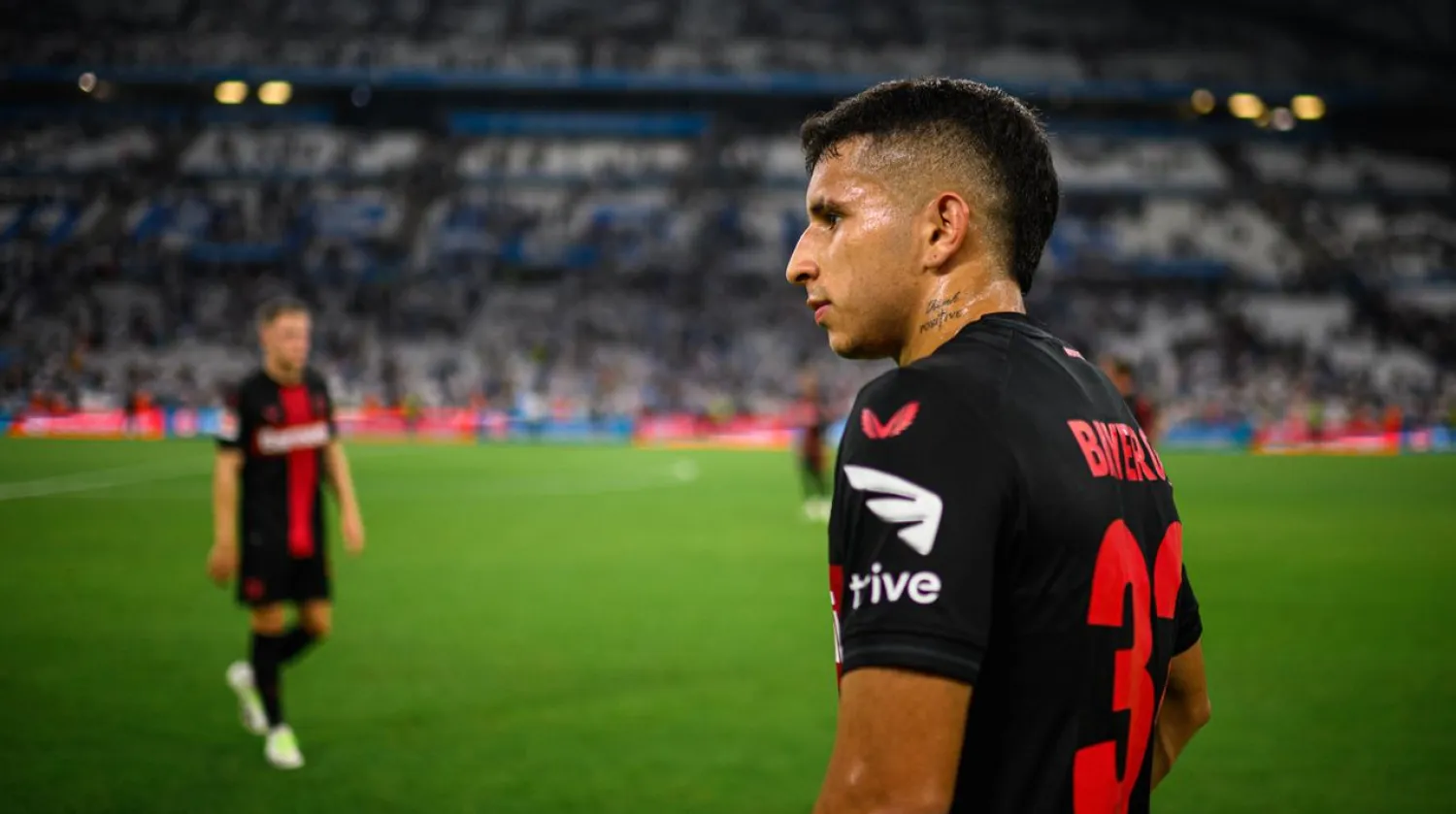 غوستافو بويرتا لاعب خط وسط باير ليفركوزن (إكس)