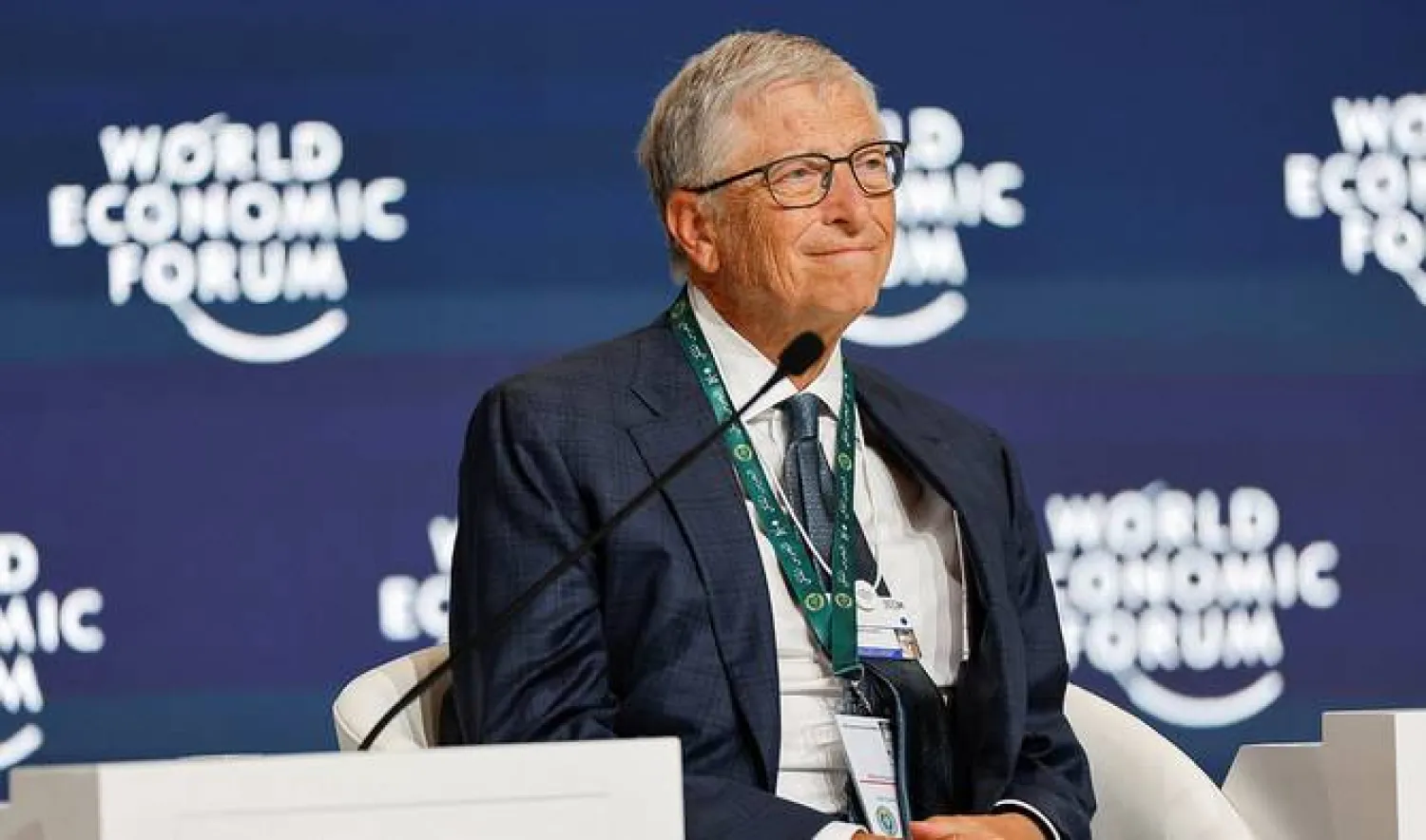 بيل غيتس الرئيس المشارك لمؤسسة «بيل وميليندا غيتس» خلال المنتدى الاقتصادي العالمي بالرياض في 28 أبريل 2024 (رويترز)