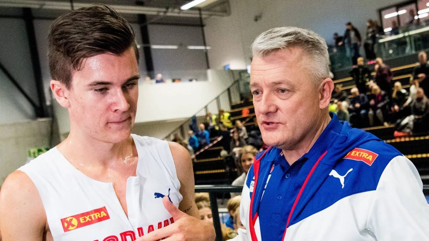 جايكوب إنغبريغتسن برفقة والده المتهم بـ«العنف الأسري» (إكس)