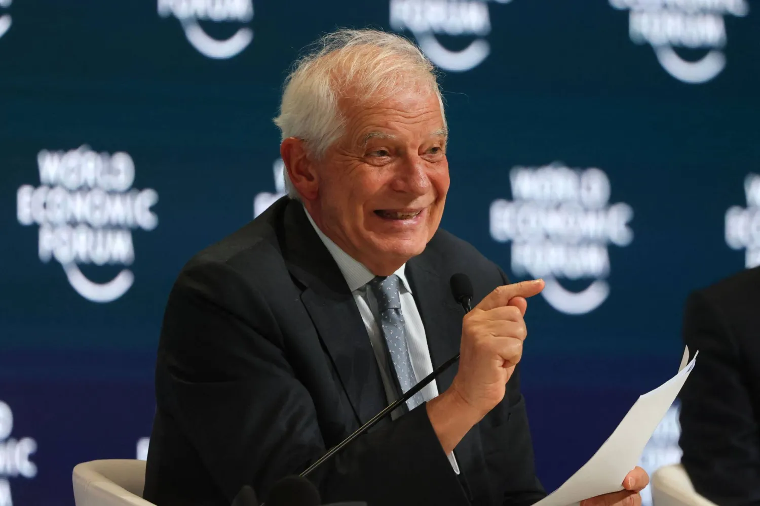 الممثل الأعلى للشؤون الخارجية والسياسة الأمنية بالاتحاد الأوروبي جوزيب بوريل خلال مشاركته في المنتدى الاقتصادي العالمي بالرياض (أ.ف.ب)