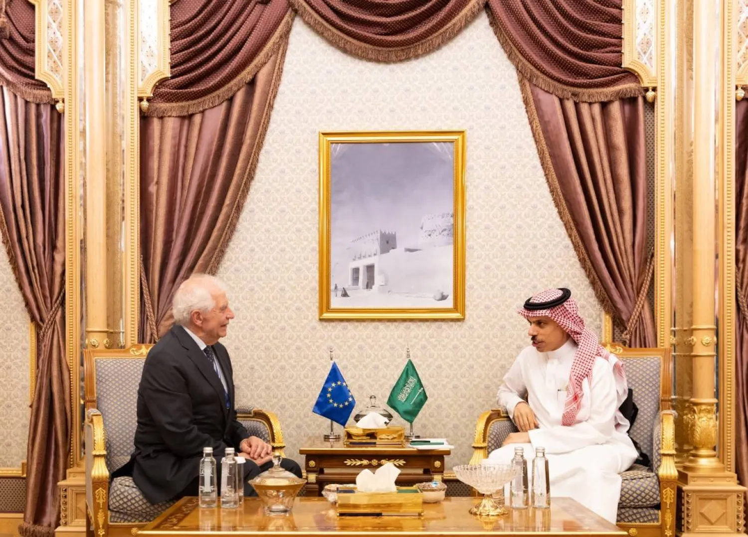وزير الخارجية السعودي يلتقي الممثل الأعلى للاتحاد الأوروبي للشؤون الخارجية والسياسة الأمنية جوزيب بوريل  (الخارجية السعودية)