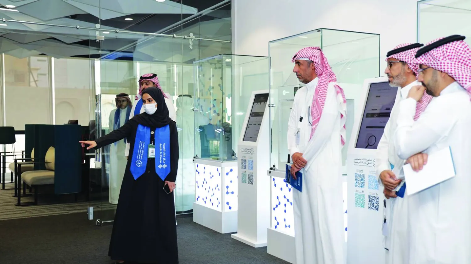 
يتكون «ذكاء العربية» من 5 معامل رئيسية تتولى تنفيذ مهام المركز وأهدافه (مجمع الملك سلمان)