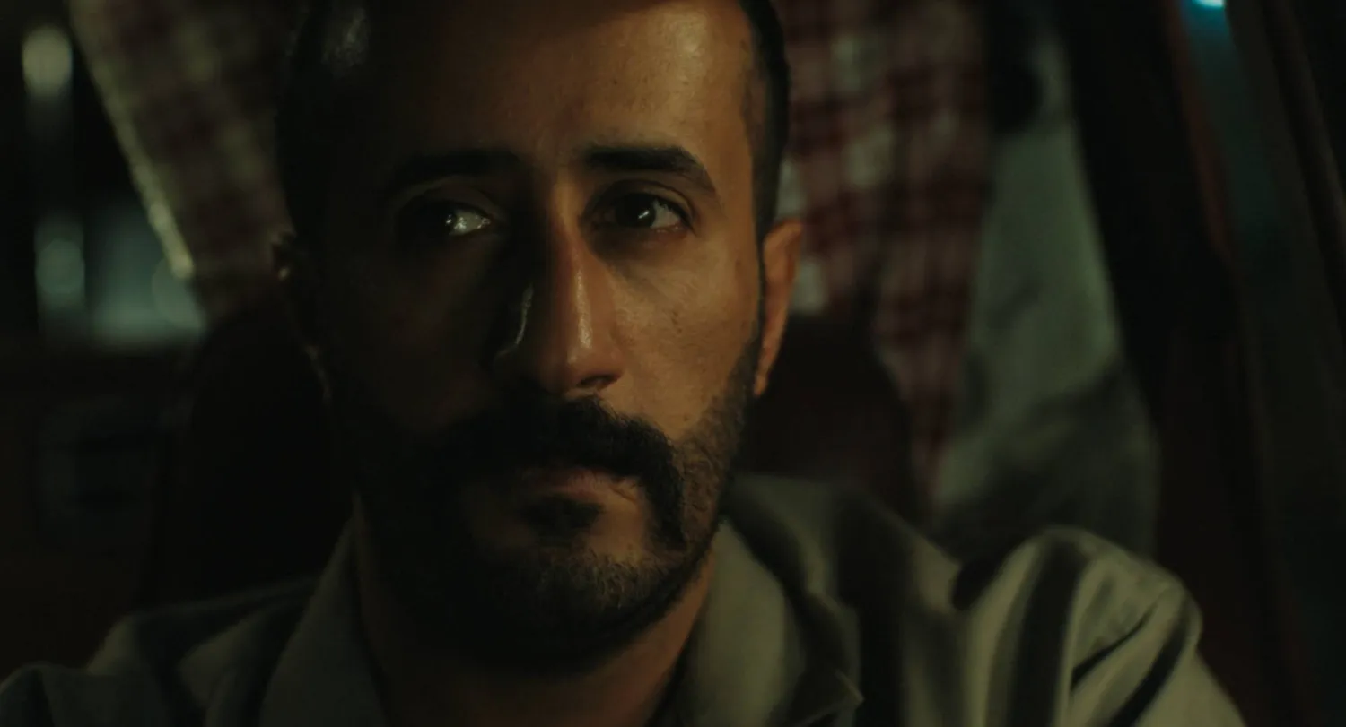 الفنان عبد الله البراق يقدم دور البطل نجم البحري (الشرق الأوسط)