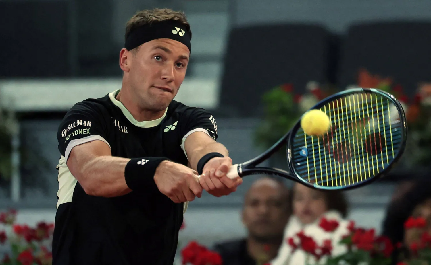 النرويجي كاسبر رود خارج «دورة مدريد» (أ.ف.ب)