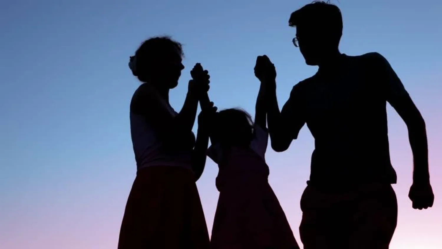 ما هي «متلازمة الابنة الكبرى»؟ (إكس)