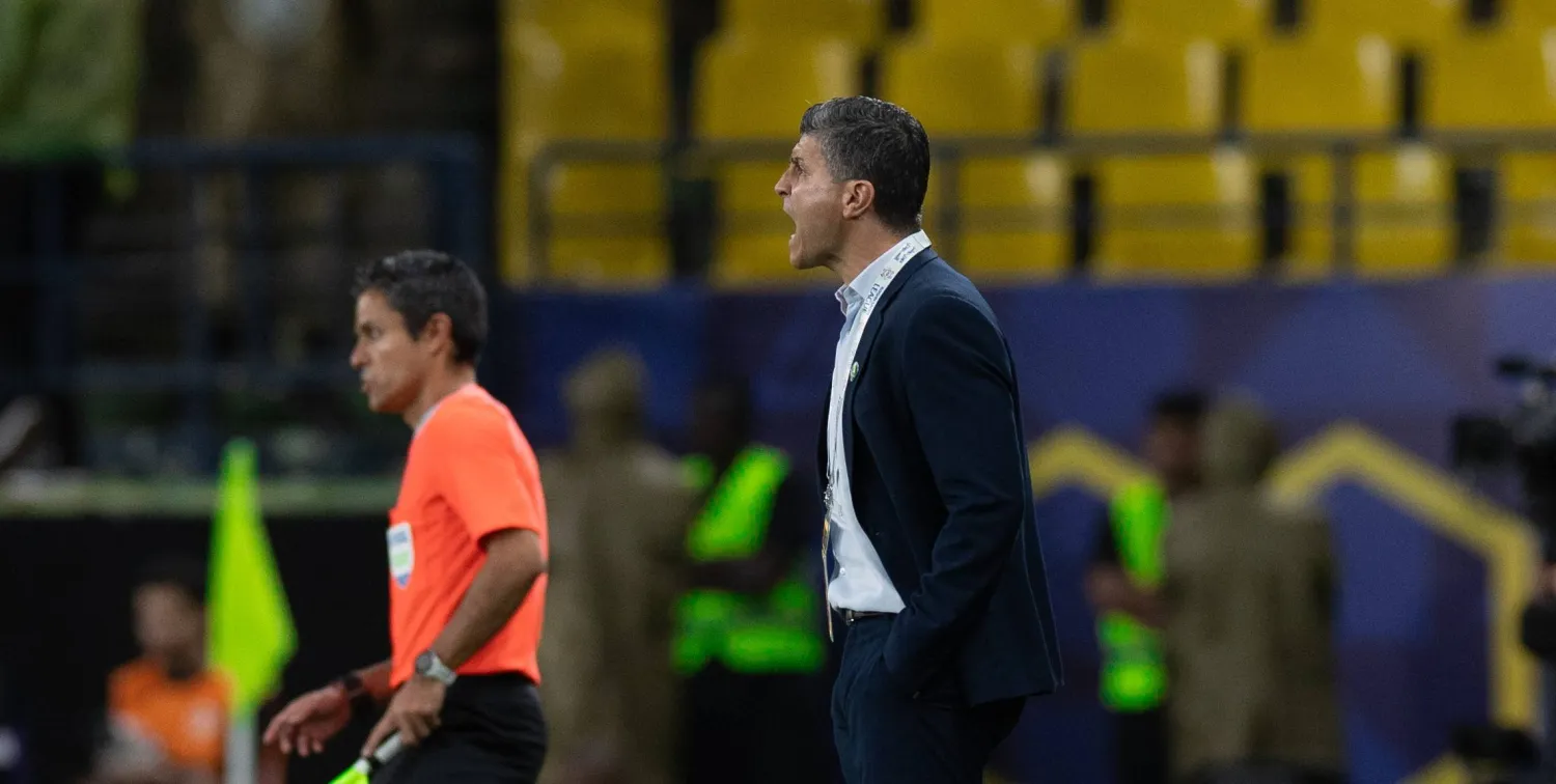 بيدرو إيمانويل مدرب فريق الخليج (الشرق الأوسط) 