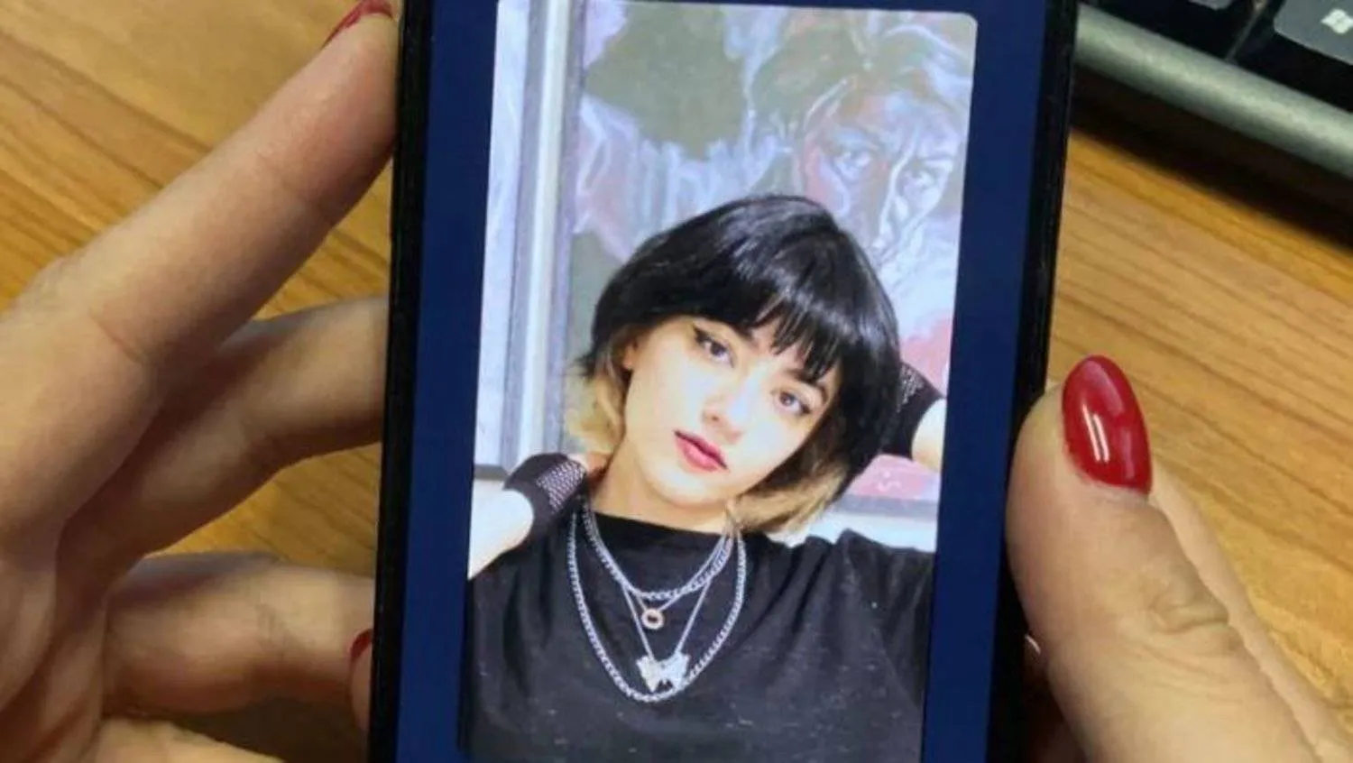 الفتاة الإيرانية نيكا شاكرمي (أ.ف.ب)