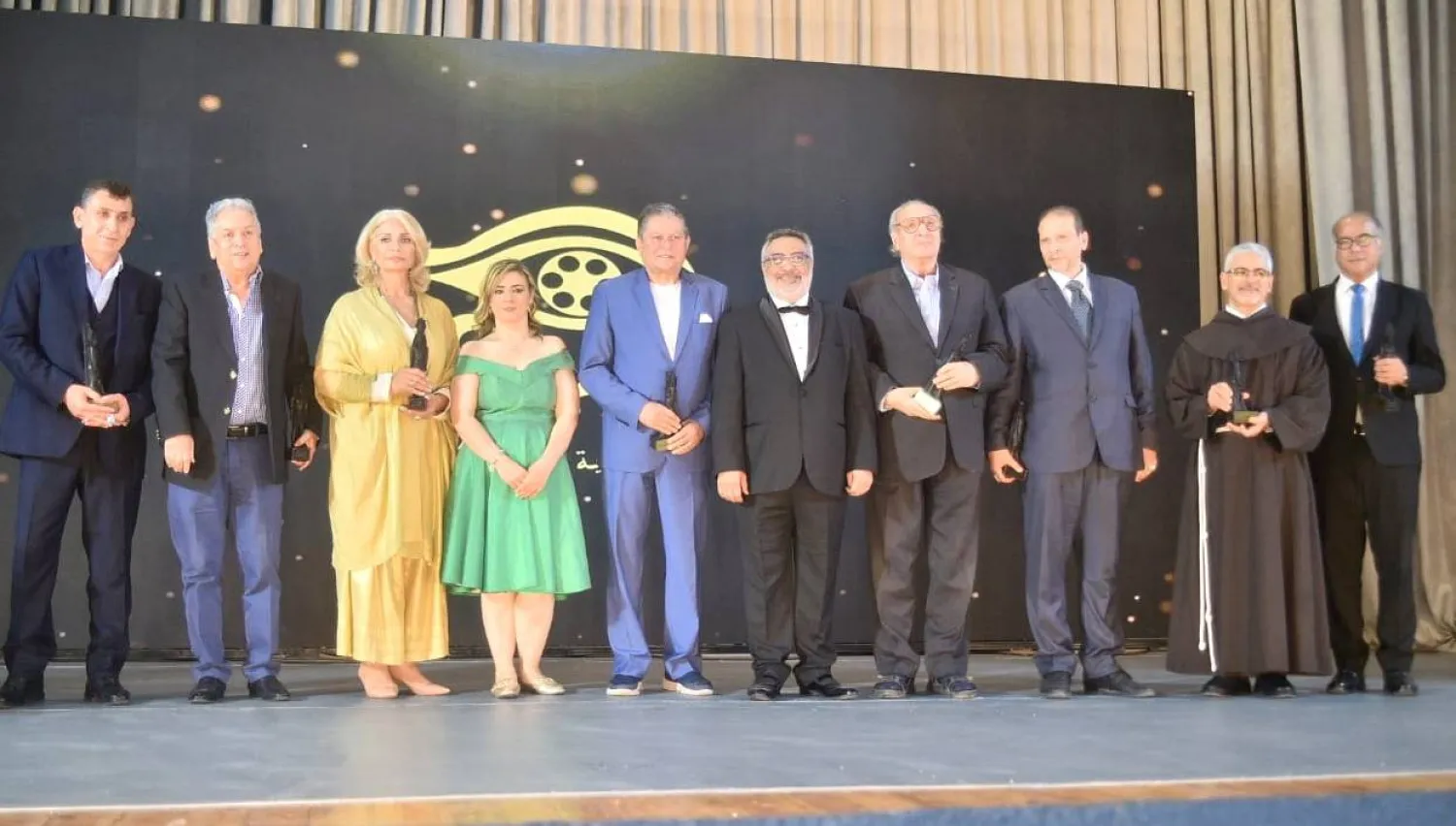 لقطة للسينمائيين المكرمين في حفل الافتتاح (إدارة المهرجان)