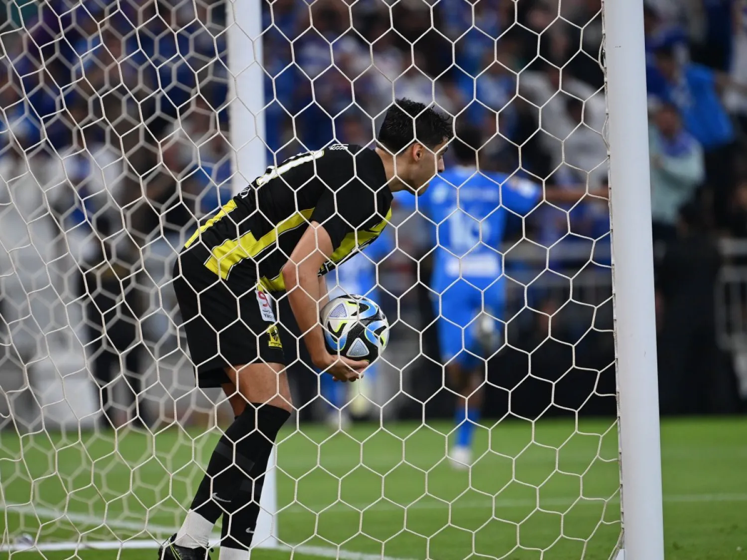 ظهور الاتحاد كأنه حمل وديع أمام المنافسين من الصف الأول أثار تساؤلات عشاقه حول أصل المشكلة (تصوير: علي خمج)