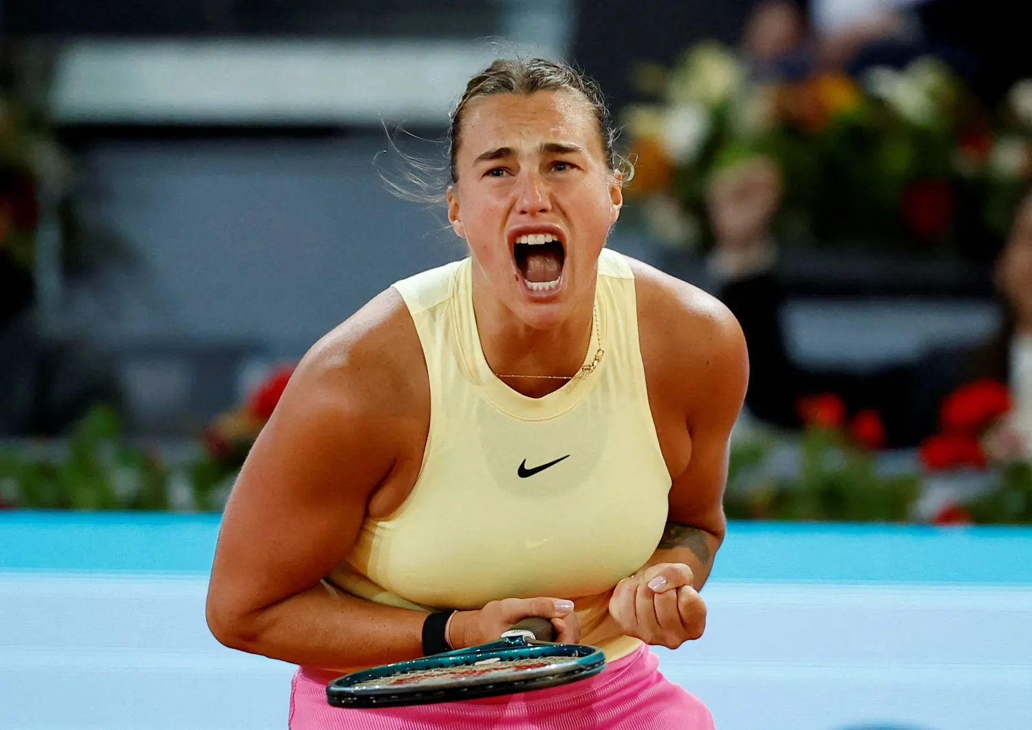 سبالينكا تحتفل ببلوغها نهائي البطولة (رويترز)