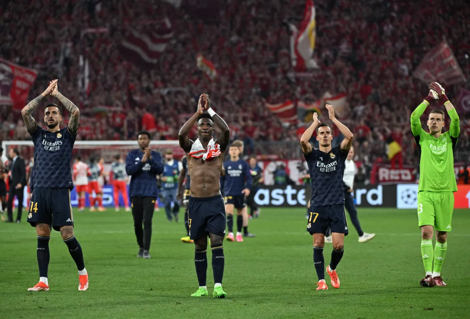 يواجه الريال قادش بمعنويات مرتفعة بعد التعادل الماضي مع مضيفه بايرن ميونيخ في ذهاب قبل نهائي ببطولة دوري الأبطال (رويترز)