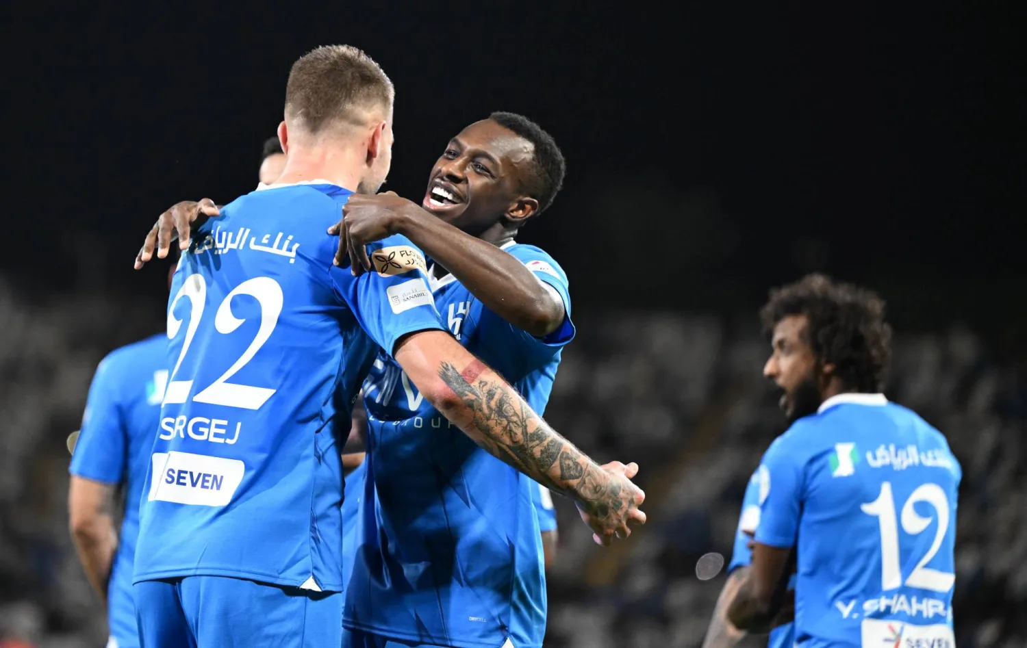 فرحة هلالية بعد هدف سعود عبد الحميد (تصوير: بشير صالح)