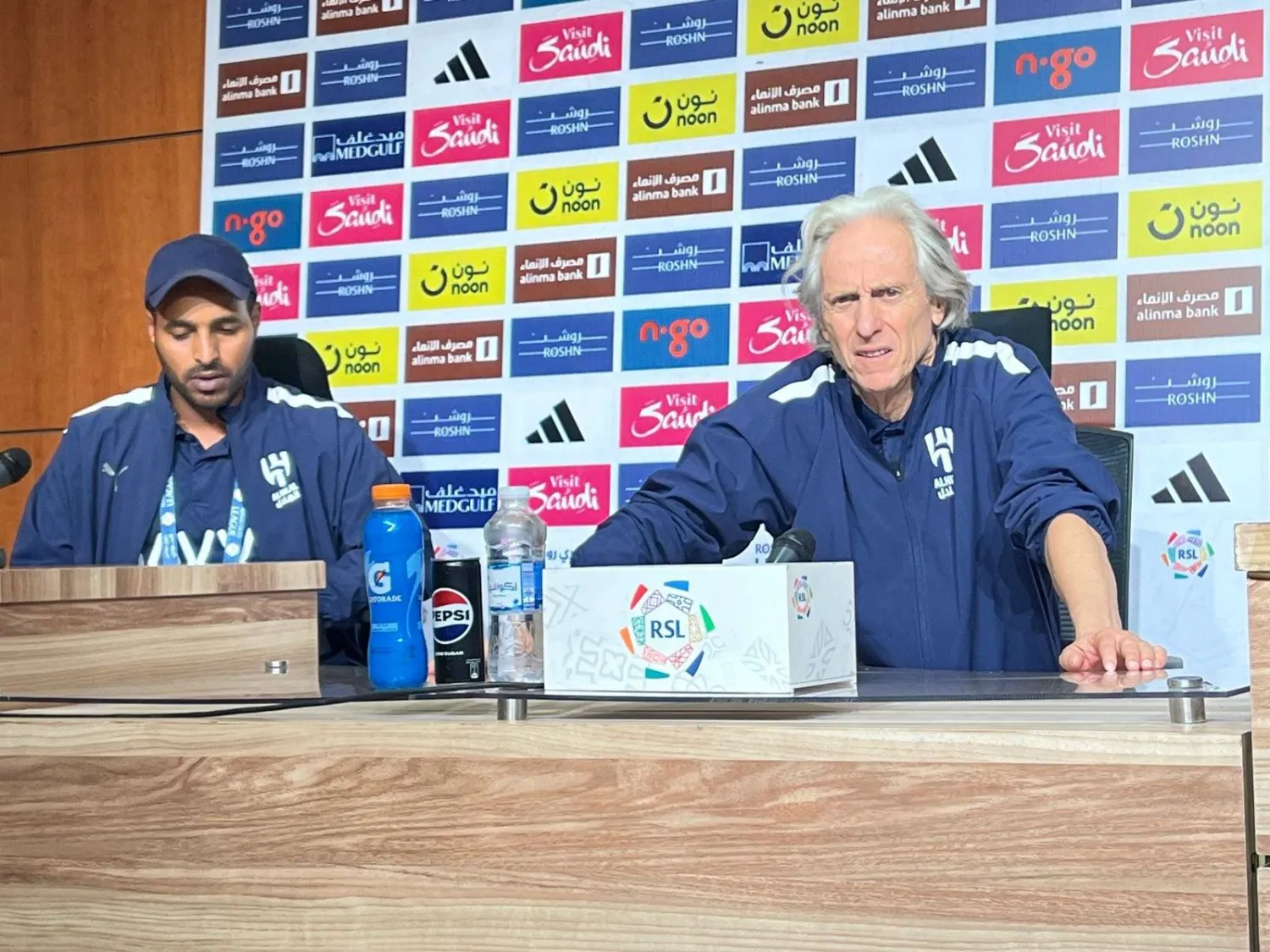 خيسوس مدرب الهلال في المؤتمر الصحافي بعد مواجهة التعاون (الشرق الأوسط)