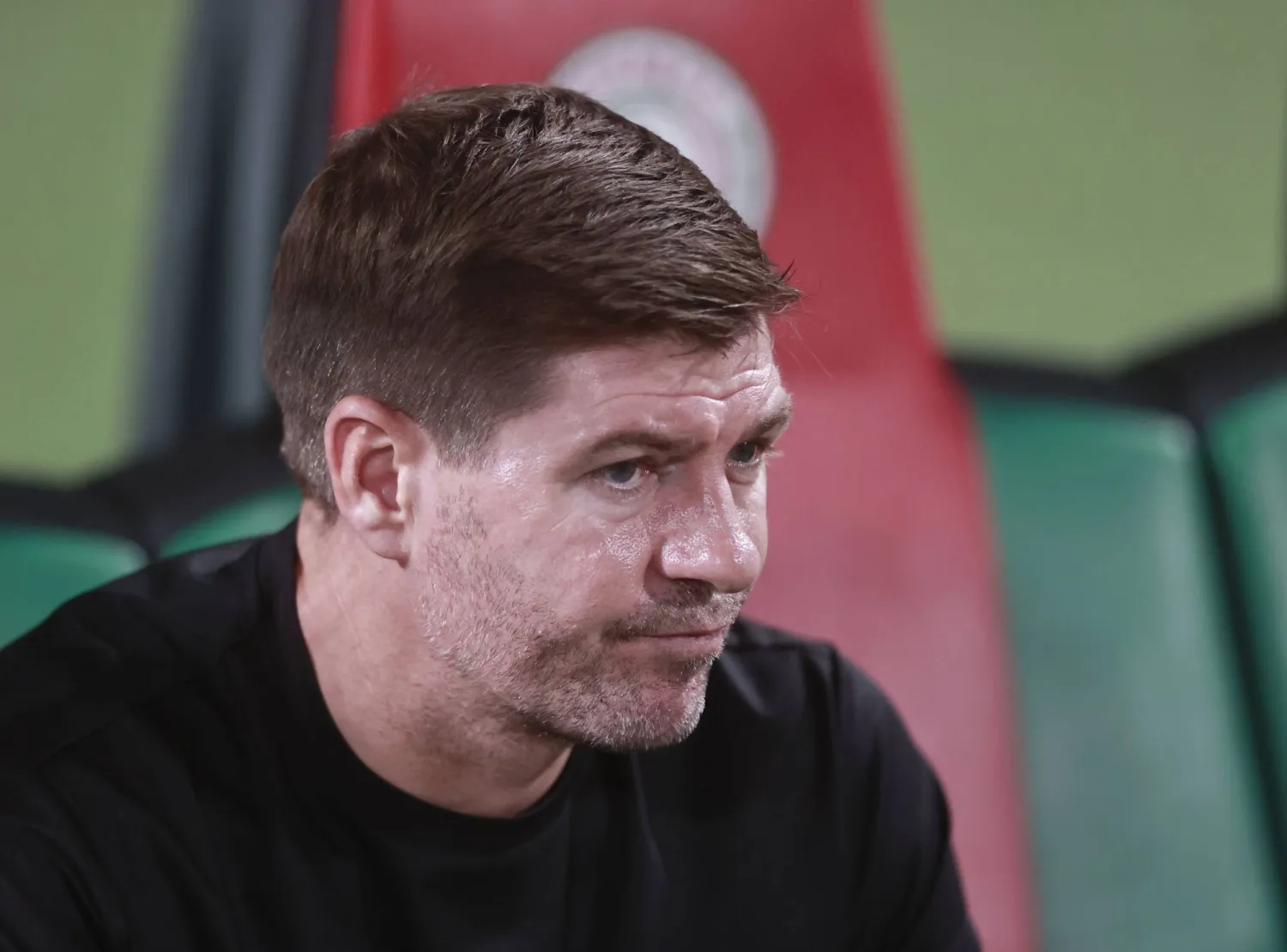 جيرارد مدرب فريق الاتفاق أظهر إحباطه من النتيجة  (تصوير: عيسى الدبيسي)