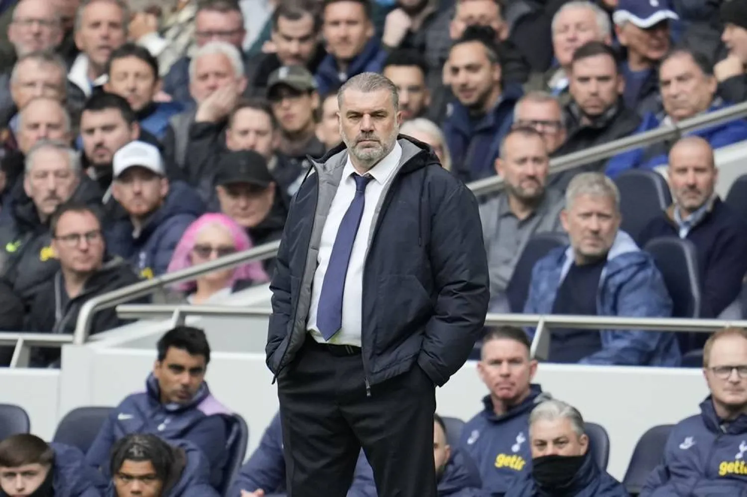  Tottenham's head coach Ange Postecoglou during the English Premier League soccer match between Tottenham Hotspur and Arsenal at the Tottenham Hotspur Stadium in London, England, Sunday, April 28, 2024. (AP) 