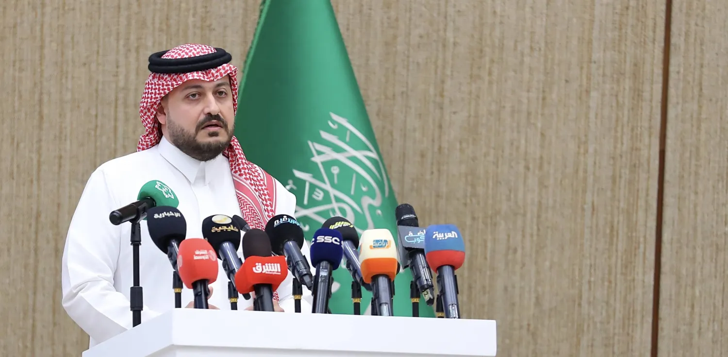 البقوص خلال إجابته على أسئلة الإعلاميين (تصوير: عبد العزيز النومان)