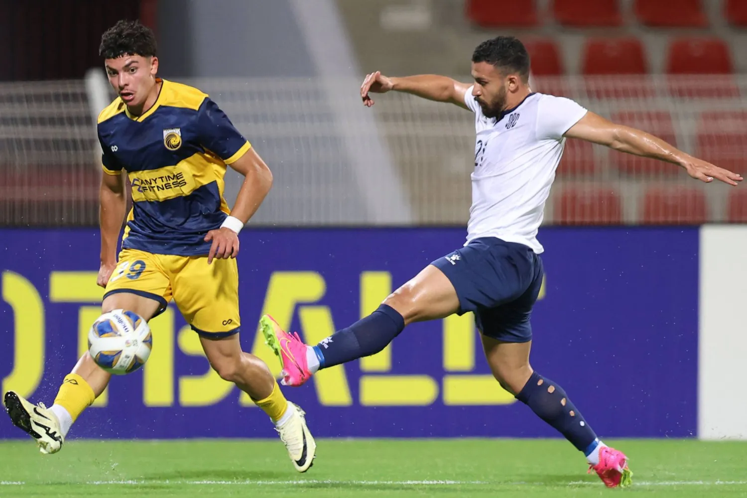 سنترال كوست مارينرز الأسترالي تفوق على العهد اللبناني (أ.ف.ب)