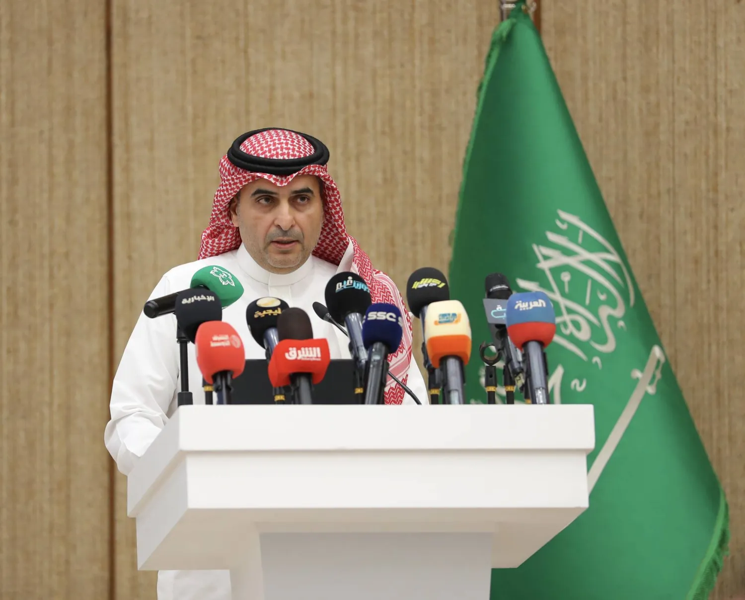 اللذيذ أكد أنهم ينظرون للأندية بميزان واحد (تصوير: عبدالعزيز النومان)