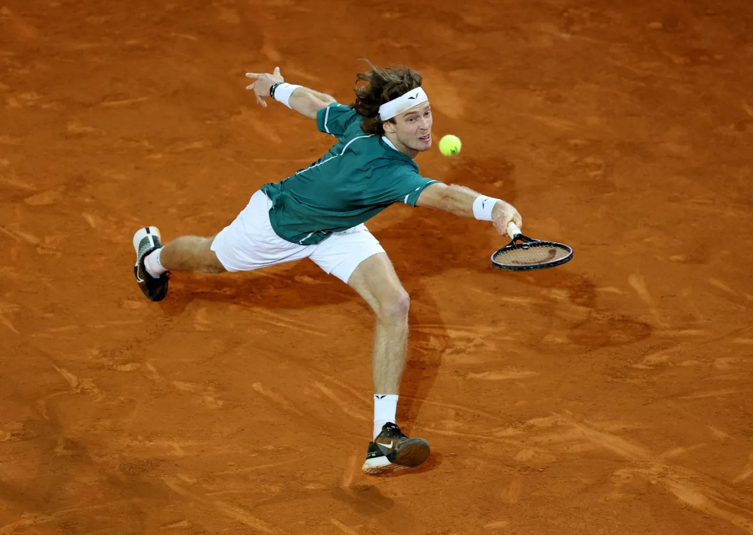 عانى روبليف مشكلات صحية طوال دورة مدريد (رويترز)