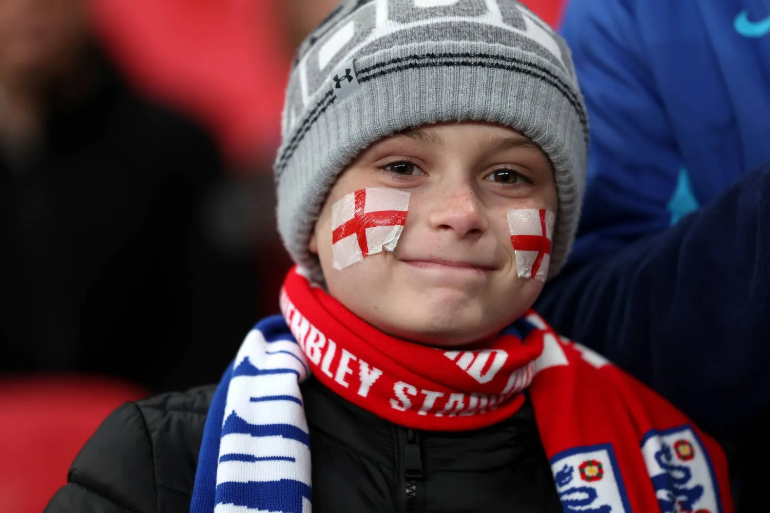 الجماهير الإنجليزية مطالبة بحسن التصرف في اليورو (غيتي)