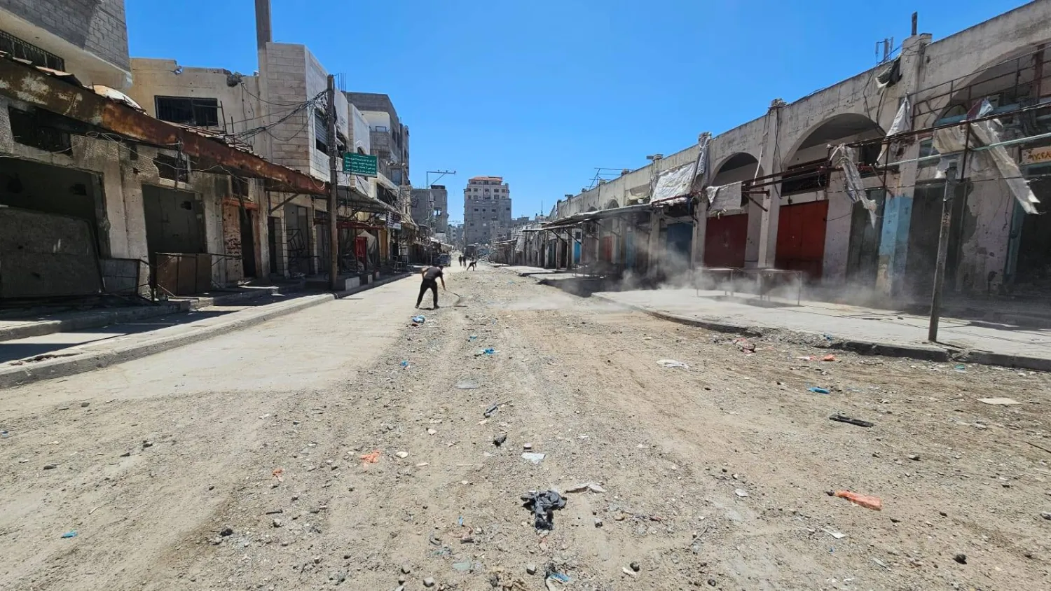 سوق مخيم الشاطئ بغزة جاهزة للعودة إلى النشاط التجاري بعد تنظيف الشارع الرئيسي (الشرق الأوسط)