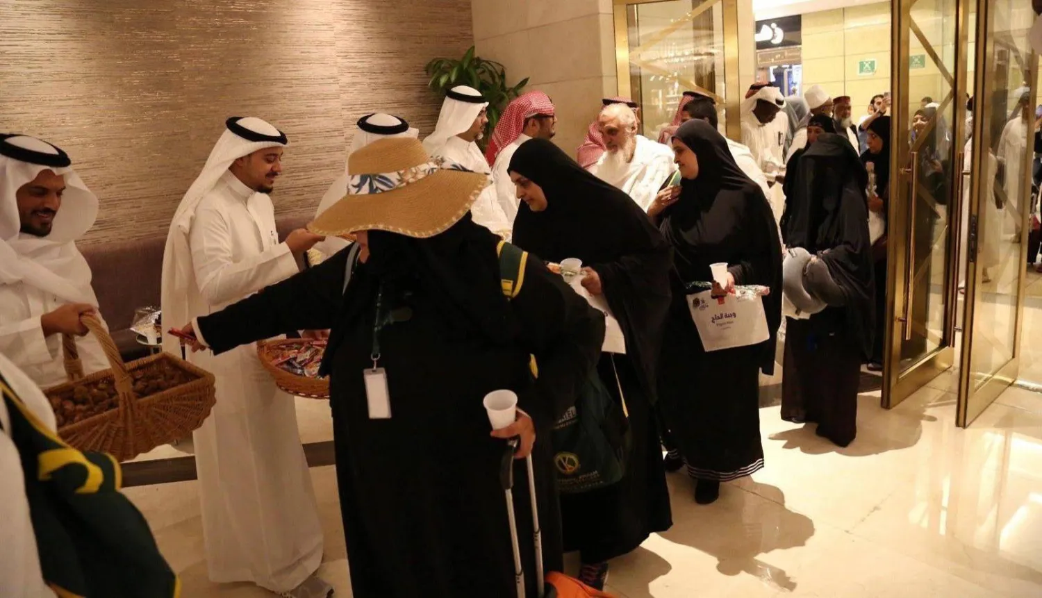 استقبال مهيب وترحيب بقدوم ضيوف الرحمن (واس)