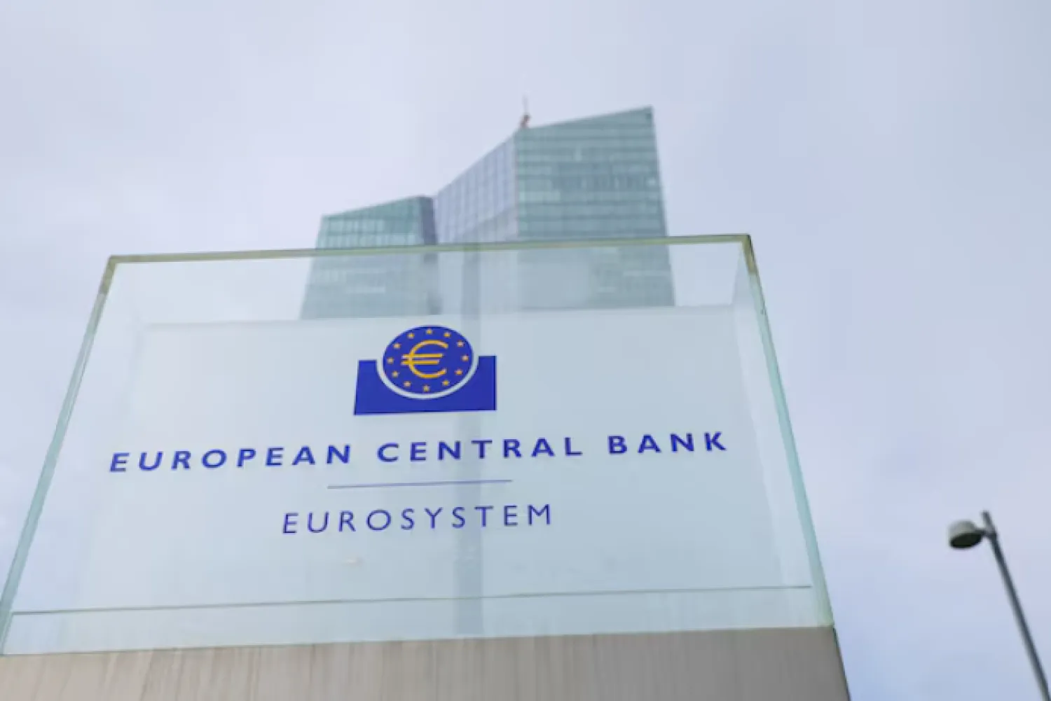 A view shows the logo of the European Central Bank (ECB) outside its headquarters in Frankfurt, Germany March 16, 2023. REUTERS/Heiko Becker/File Photo Purchase Licensing Rights
