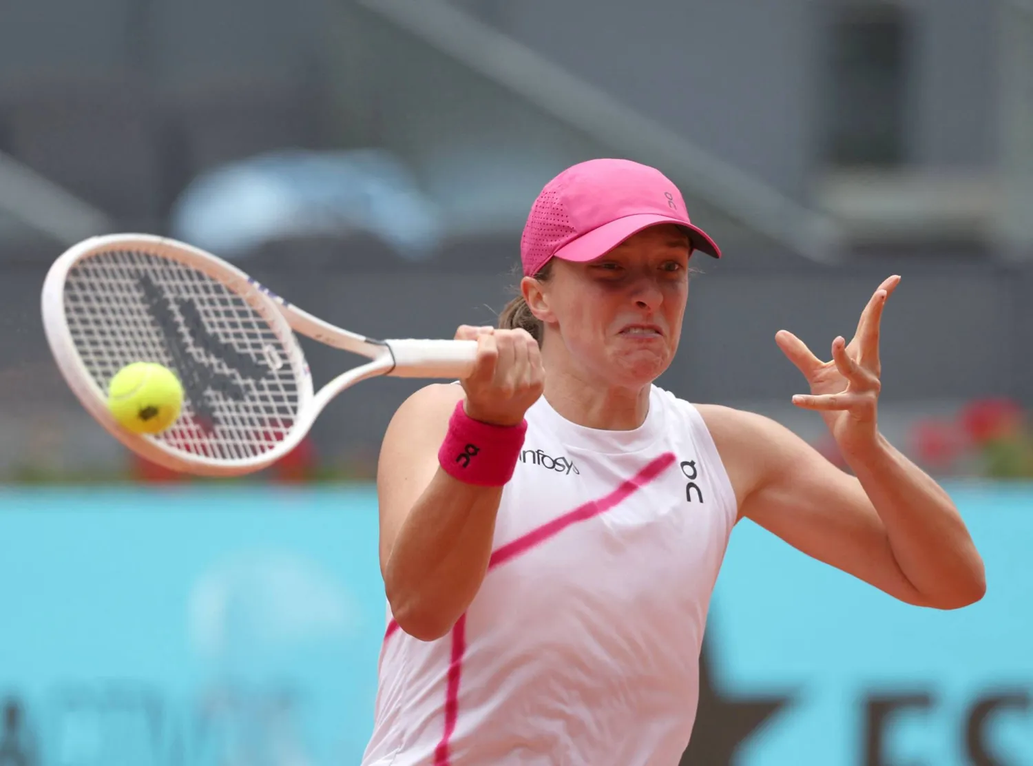 البولندية إيغا شفيونتيك تتقدم بصعوبة في دورة روما (أ.ف.ب)