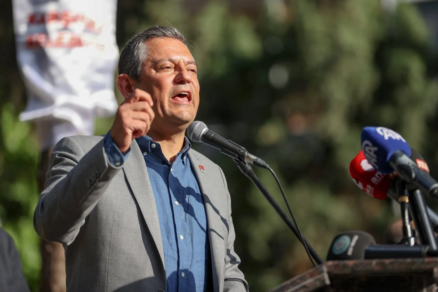 رئيس حزب الشعب الجمهوري زعيم المعارضة التركية أوزغور أوزيل (من حسابه على إكس)