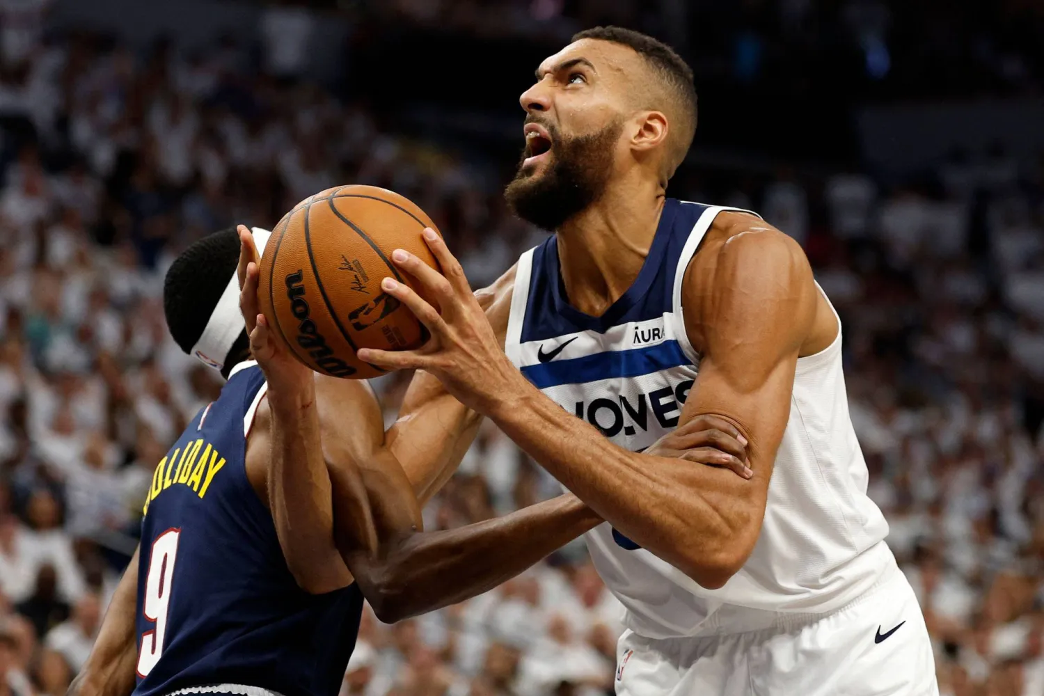 رودي غوبير يُغرَّم مرة أخرى بسبب حركاته تجاه الحكام (غيتي)