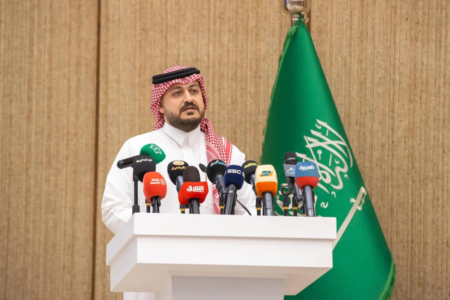 عبد العزيز البقوص المدير التنفيذي للعلاقات العامة والدولية بـ«الأولمبية السعودية» (وزارة الرياضة)