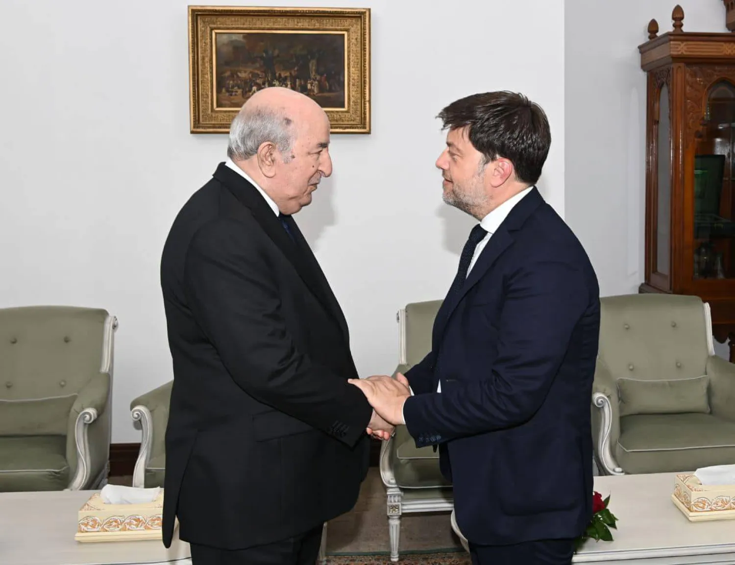 الرئيس الجزائري مستقبلاً عمدة مرسيليا (الرئاسة)