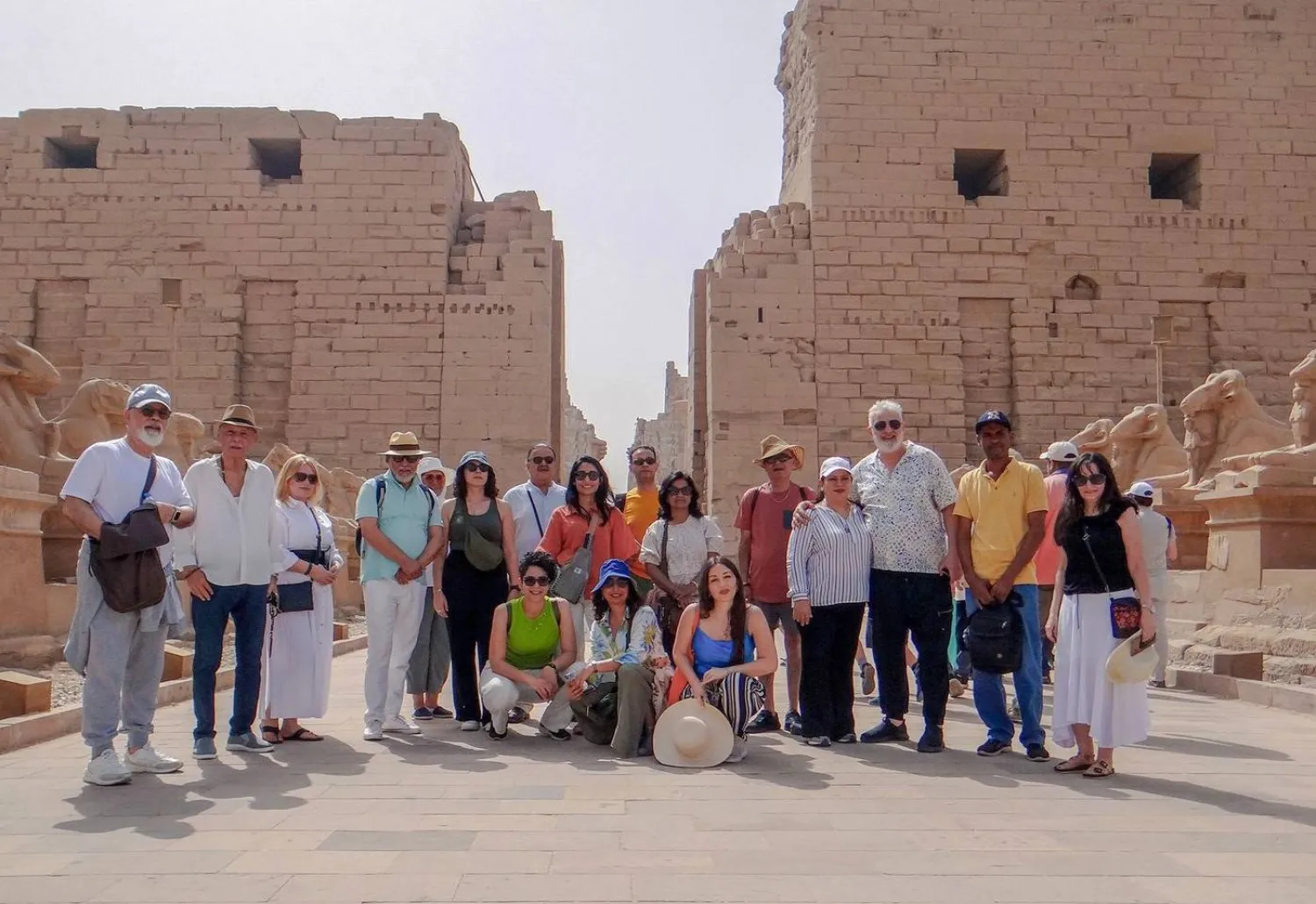 المشاركون في الملتقى جالوا بين الآثار المصرية (منظم الملتقى)