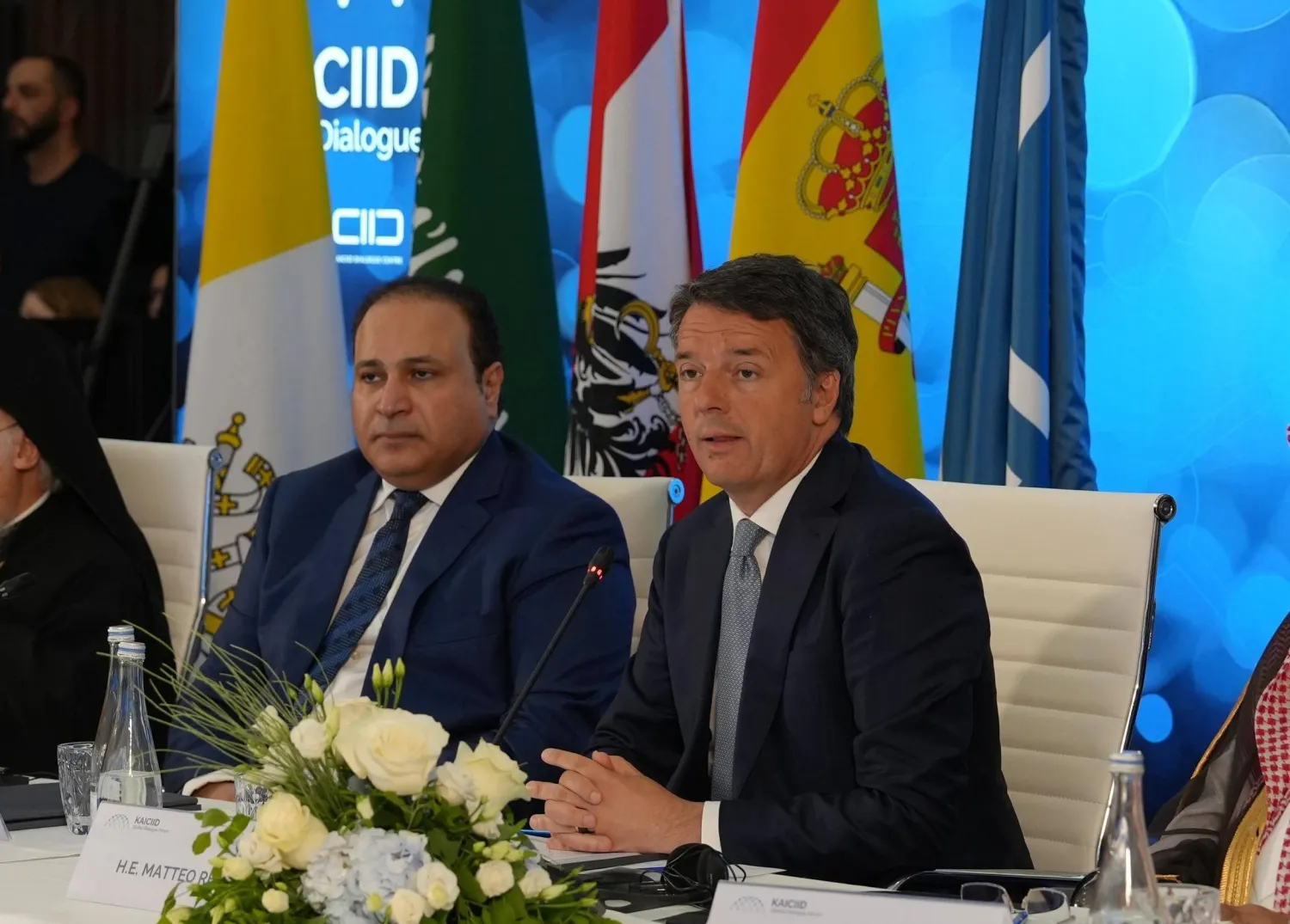 رئيس الوزراء الإيطالي السابق ماتيو رينزي لدى مشاركته بمنتدى الحوار العالمي في لشبونة (كايسيد)