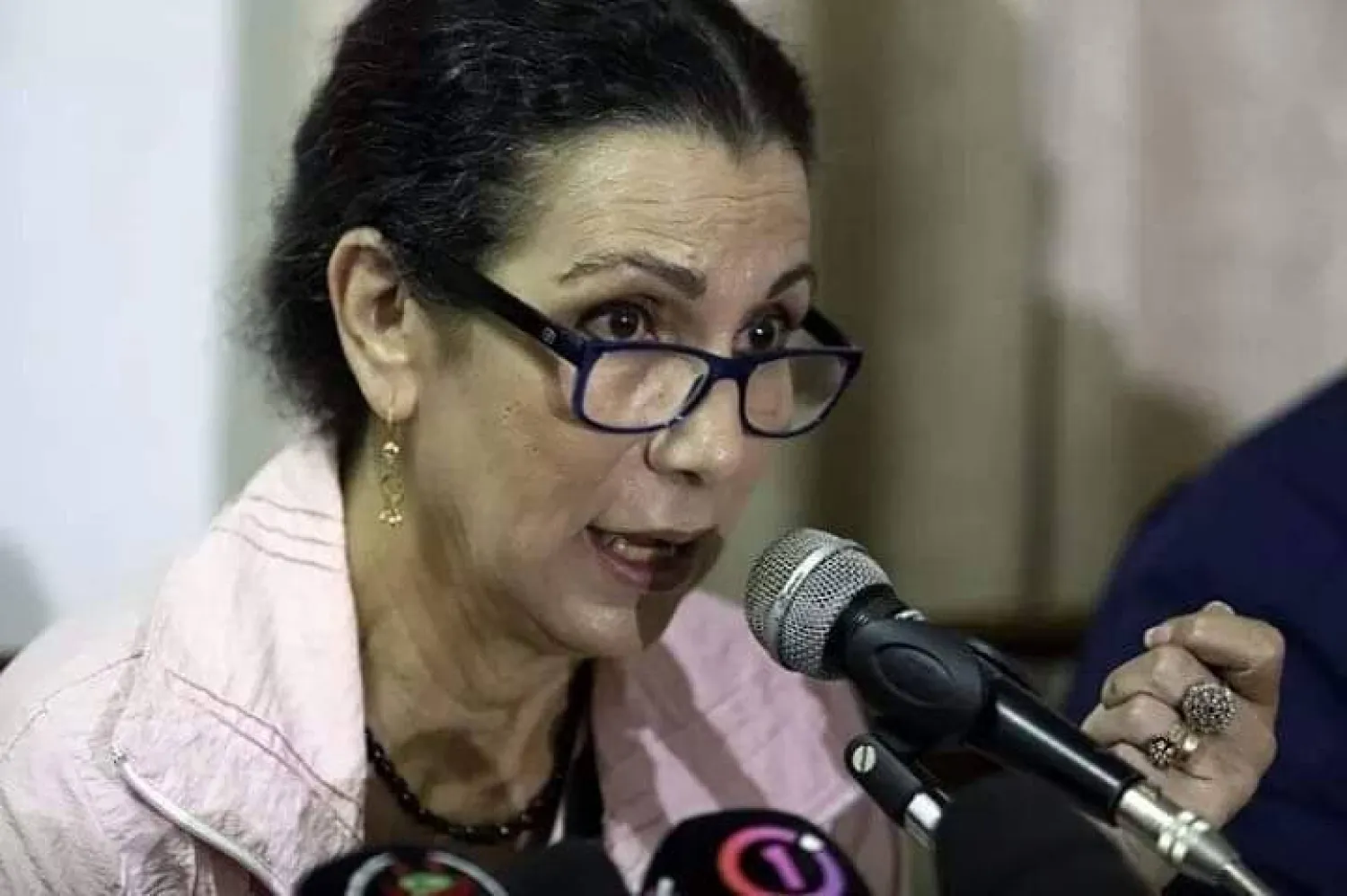 لويزة حنون الأمينة العامة لحزب العمال (حسابات الحزب بالإعلام الاجتماعي)