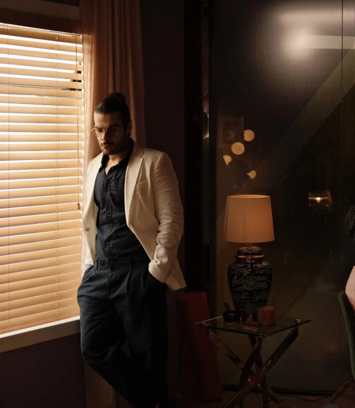 حكيم جمعة في مشهد بالفيلم (إنستغرام الفنان)