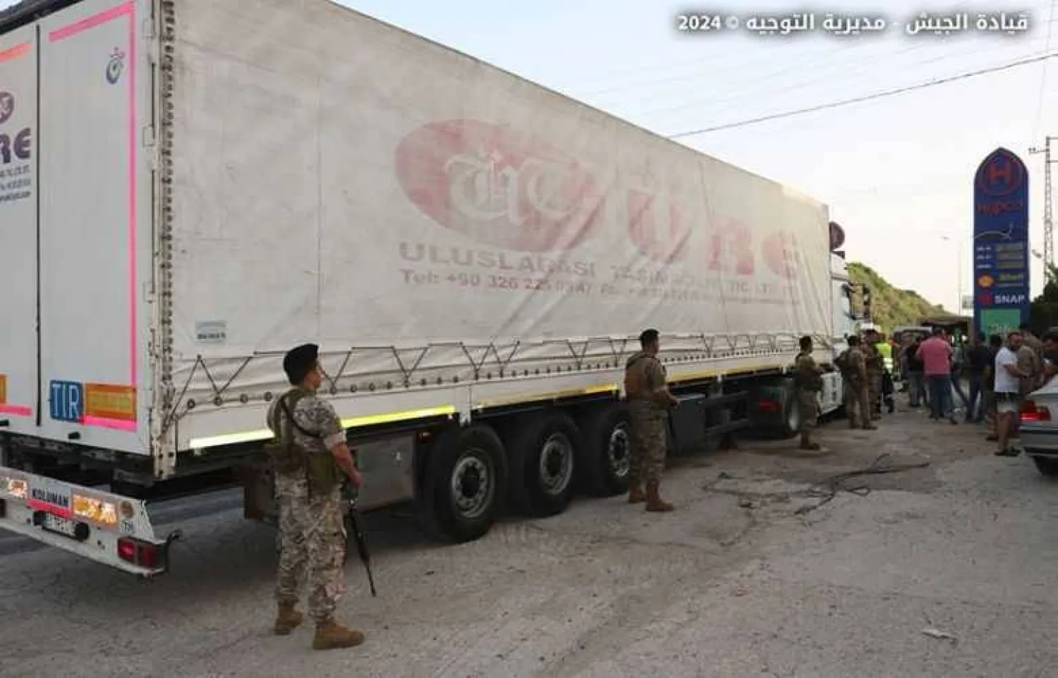 الجيش اللبناني يعلن عن اشتعال شاحنة تحمل أسلحة مهربة في منطقة البترون (المركزية)