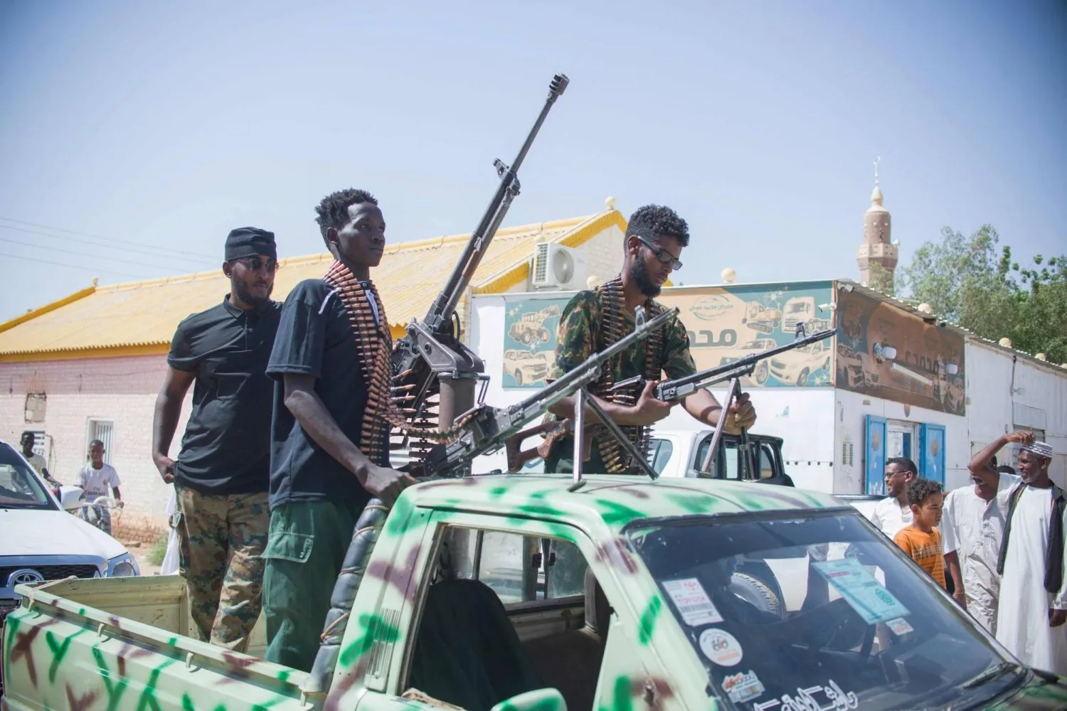 Kuzey eyaletindeki Karime şehrinde Sudan ordusuna bağlı Özel Görev Kuvvetleri Taburu mensupları (AFP)