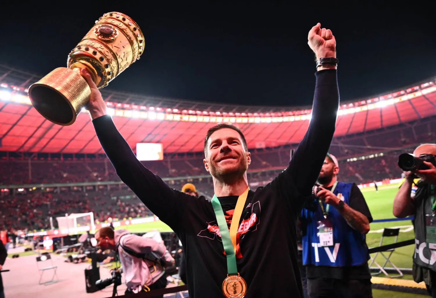 مدرب باير ليفركوزن قال إن الثنائية تحققت بالثقة (رويترز)