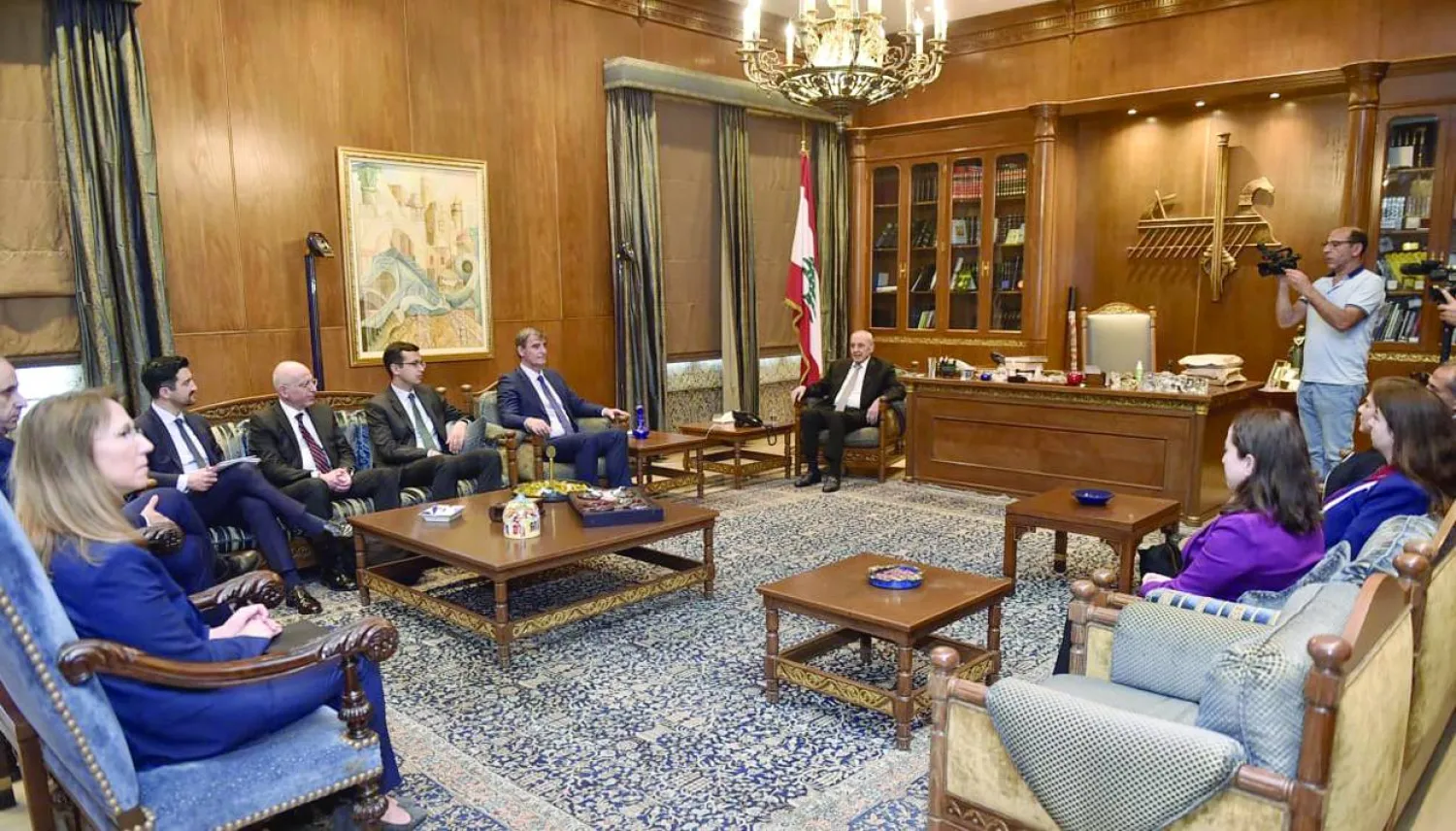 رئيس المجلس النيابي نبيه بري مجتمِعاً مع بعثة صندوق النقد الدولي المكلفة الملف اللبناني في جولتها الأخيرة بلبنان (رئاسة مجلس النواب)