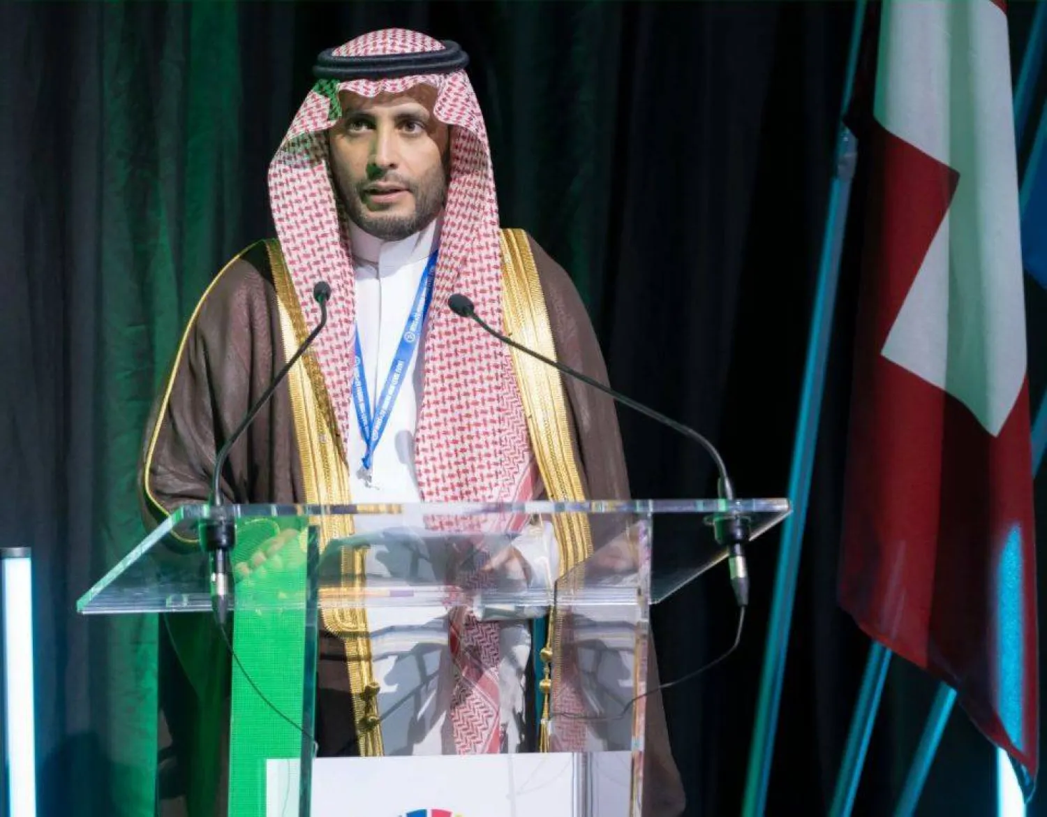 محافظ هيئة الاتصالات والفضاء السعودي محمد التميمي خلال منتدى «القمة العالمية لمجتمع المعلومات» المقام في سويسرا (إكس)