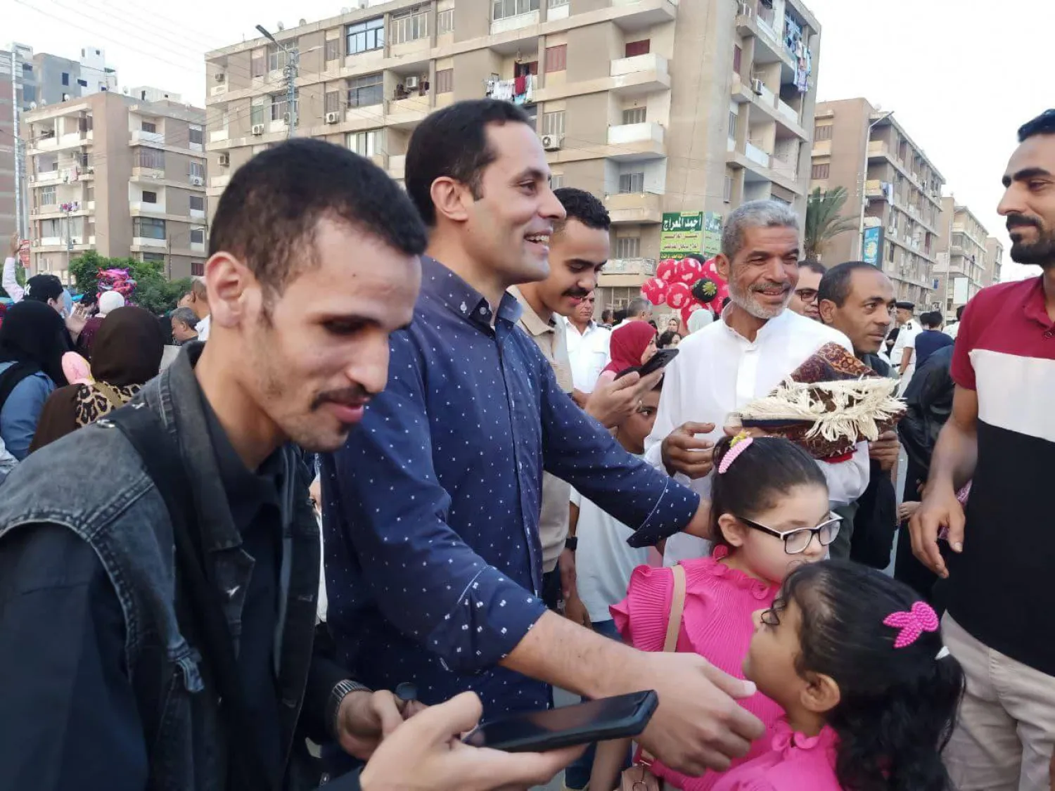 الطنطاوي بين أنصاره أثناء محاولته الترشح في الانتخابات الرئاسية الماضية (صفحة الطنطاوي - فيسبوك)